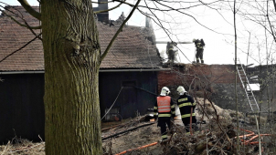 Na Českolipsku hořela roubenka
