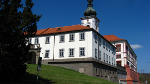 Hrady a zámky zvou v srpnu na řemeslníky i Shakespeara