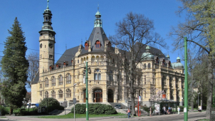 Severočeské muzeum získalo autorské oděvy Miloslavy Vrzalové