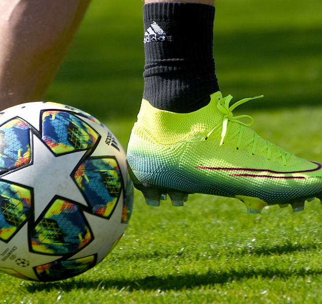 Když fotbal prodlouží sezonu, jak se smlouvami?