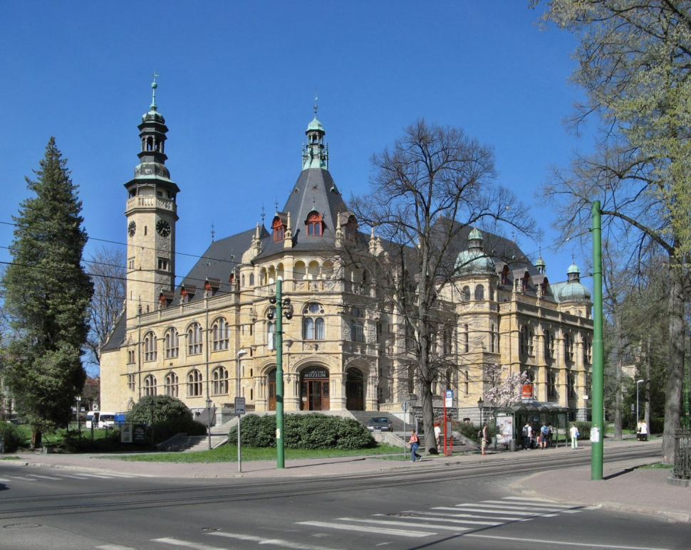 Severočeské muzeum získalo autorské oděvy Miloslavy Vrzalové